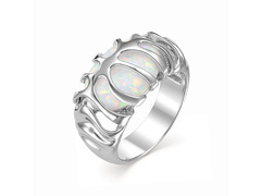 Серебряное кольцо с  белым опалом